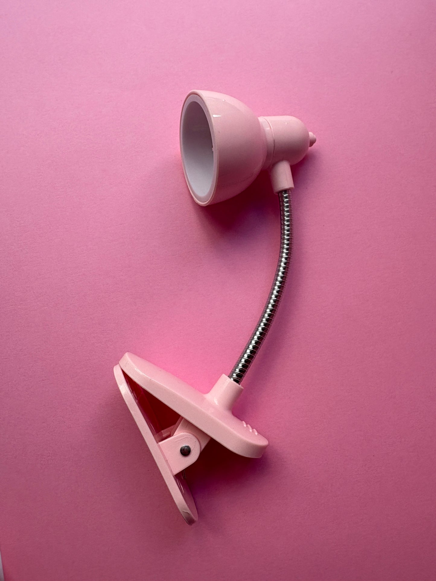 Mini luz LED de lectura rosa 🛋️