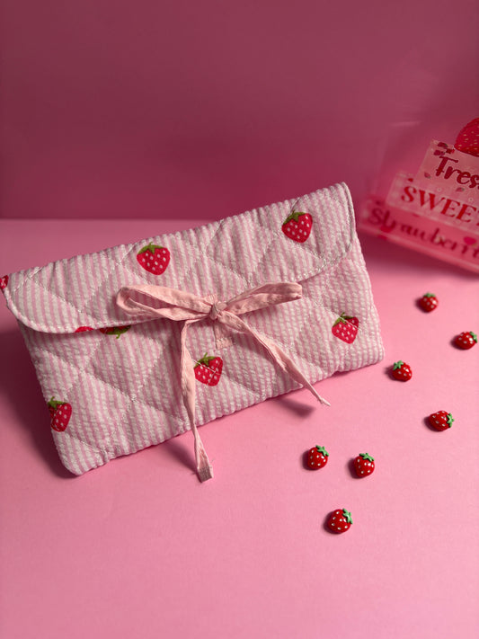 Estuche multiusos “Strawberry” 🍓👛